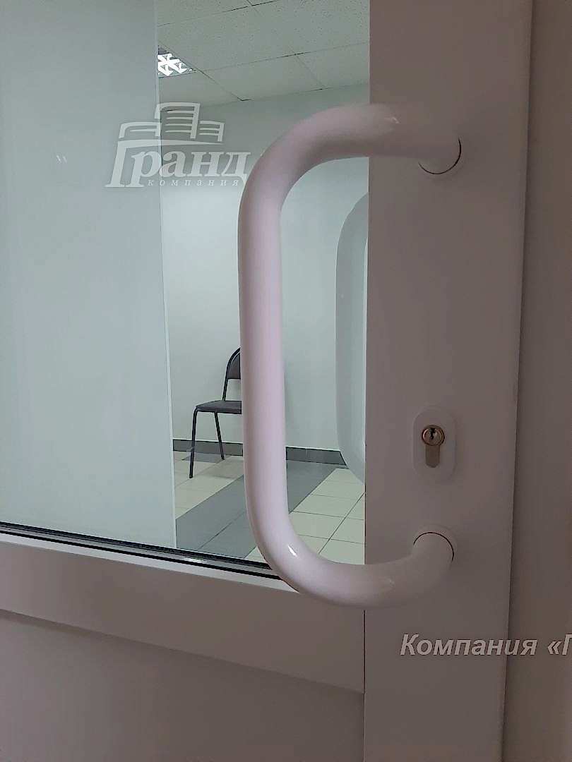 Двери из ПВХ – универсально, надежно и практично